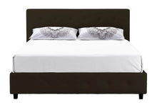 Load image into Gallery viewer, Gomez Upholstered Platform Bed