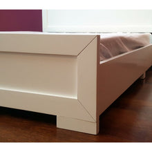 Load image into Gallery viewer, Solid Wood Stoke Platform Bed